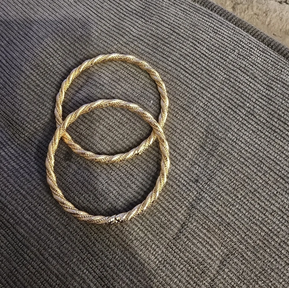 21kgp Dubai Jewelry Elegant Gold-Tone Twisted Bangles